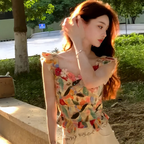 法式浪漫油画重工花朵小飞袖背心女夏季设计感别致辣妹修身短上衣 - 图0
