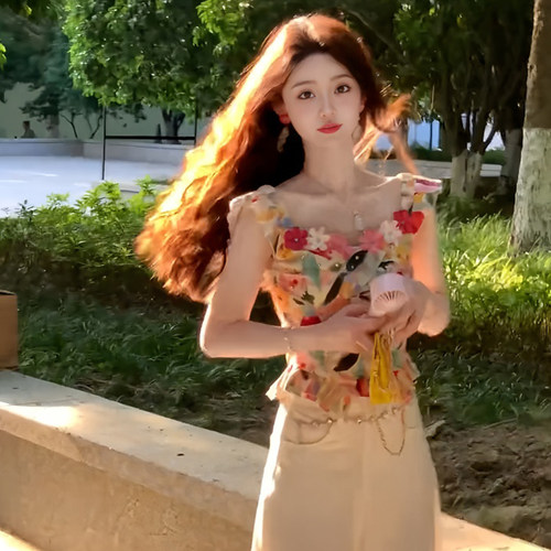 法式浪漫油画重工花朵小飞袖背心女夏季设计感别致辣妹修身短上衣 - 图1