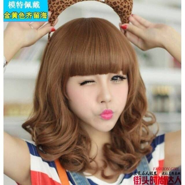 Wig for women with long curly hair and big waves. Middle-aged and elderly mothers have real hair. The whole wig set is natural, realistic and fluffy.