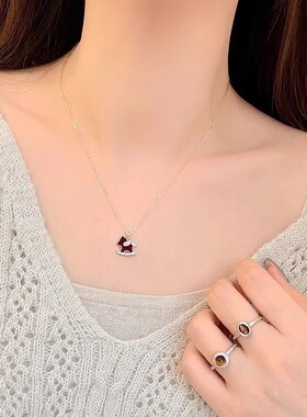 飞翔摇摇马项链女纯银新年本命年红玛瑙小马吊坠ins简约百搭项饰