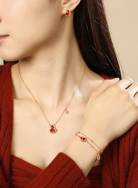 原创招财葫芦项链女纯银复古新中式红玛瑙锦鲤锁骨链钱币吊坠