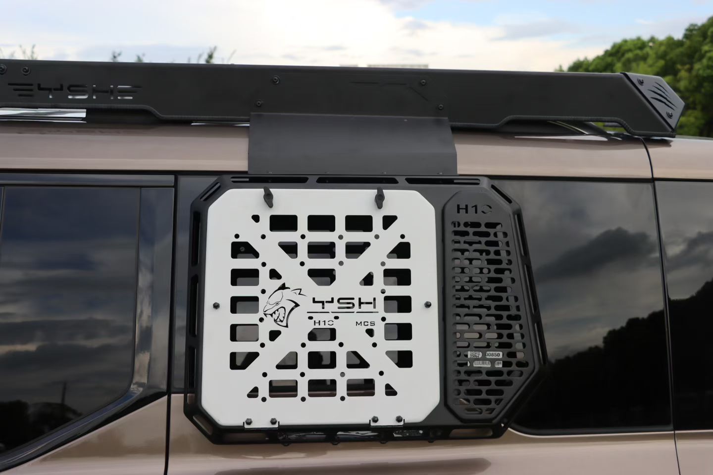 Great Wall H10 appearance upgrade and modification kit Great Wall H10 roof platform/ladder/mecha rear schoolbag kit