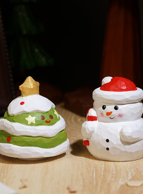 冬日雪松树雪人娃娃手工木雕小摆件卡通可爱节日氛围感布置装饰品