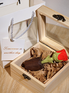 “以爱之名”手工木雕玫瑰花