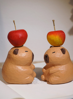 卡皮巴拉头顶苹果手工木雕小摆件