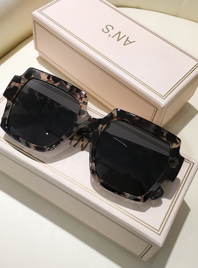 方形大框白框墨镜女红绿色高级感