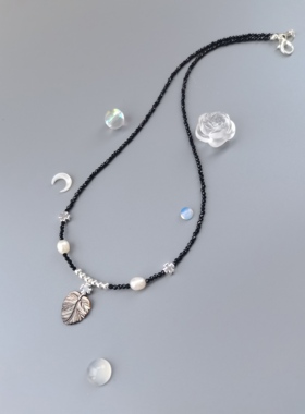 一梦星河原创国风首饰黑色尖晶日常项链银色酷炫黑欠叶子吊坠项链