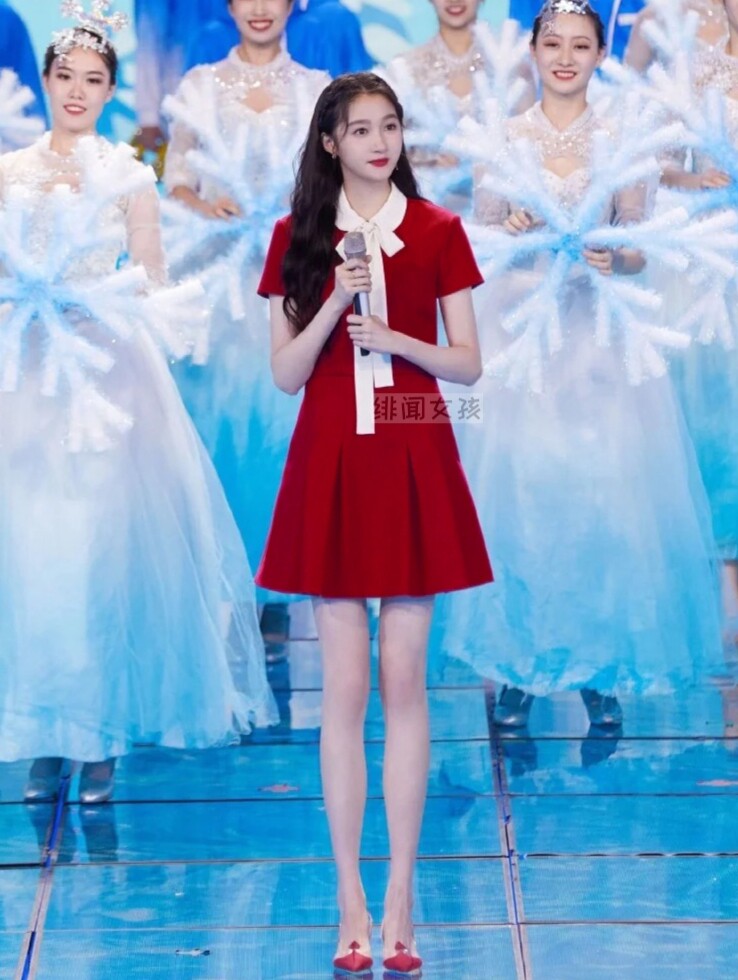 关晓彤同款连衣裙2026夏 时尚甜美蝴蝶结淑女百褶裙 收腰显瘦遮肚