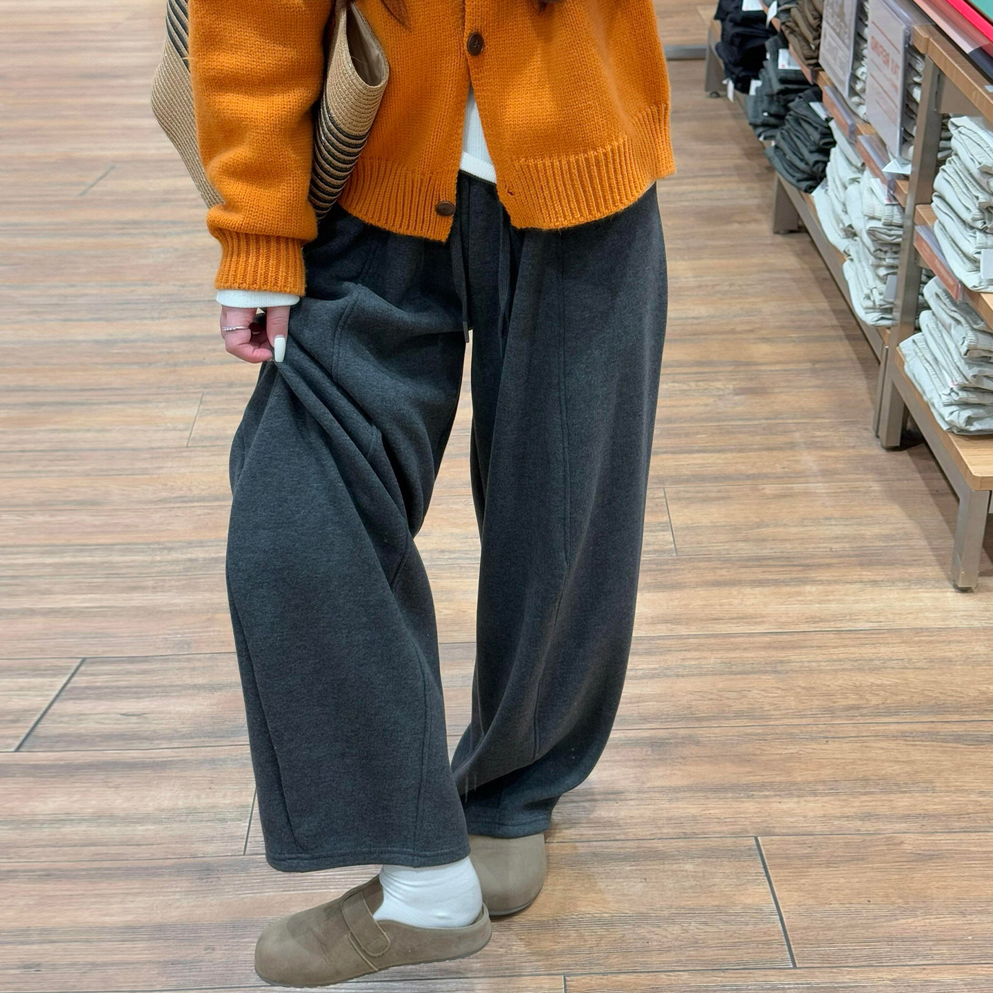 加绒加厚弯刀休闲阔腿裤女大码秋冬胖妹妹宽松显瘦慵懒感直筒长裤,淘宝优惠券,粉丝福利购,淘宝优惠卷