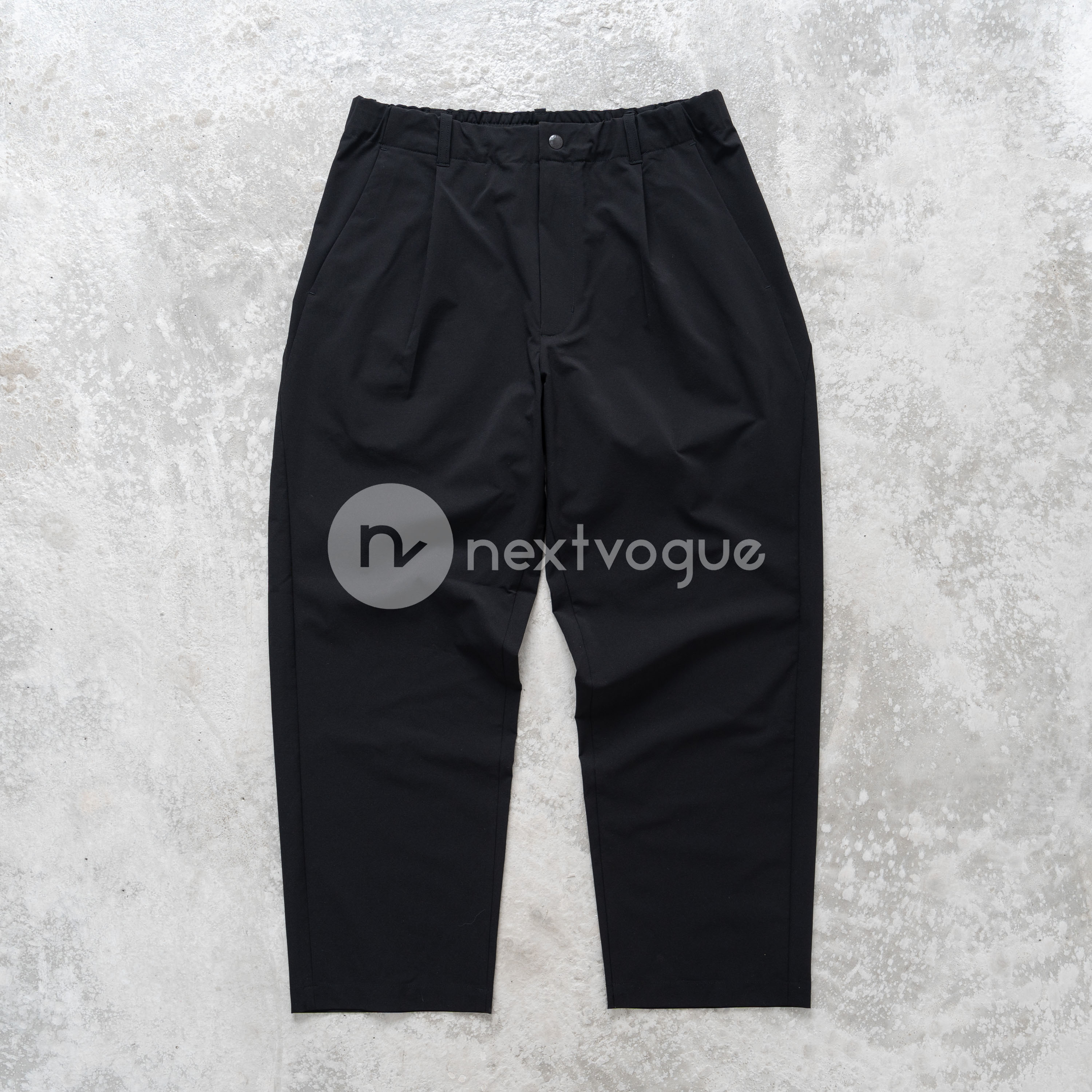 【NextVogue】Goldwin One Tuck Tapered 防水透气轻薄微锥休闲裤 - 图3