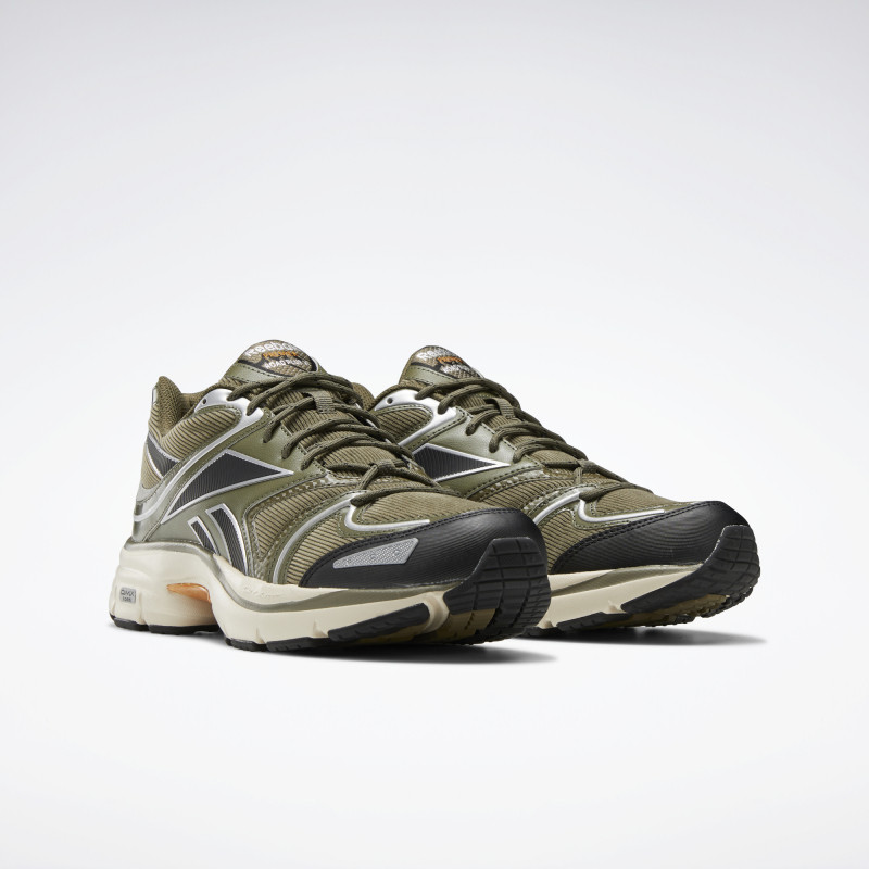  reebok板鞋/休闲鞋