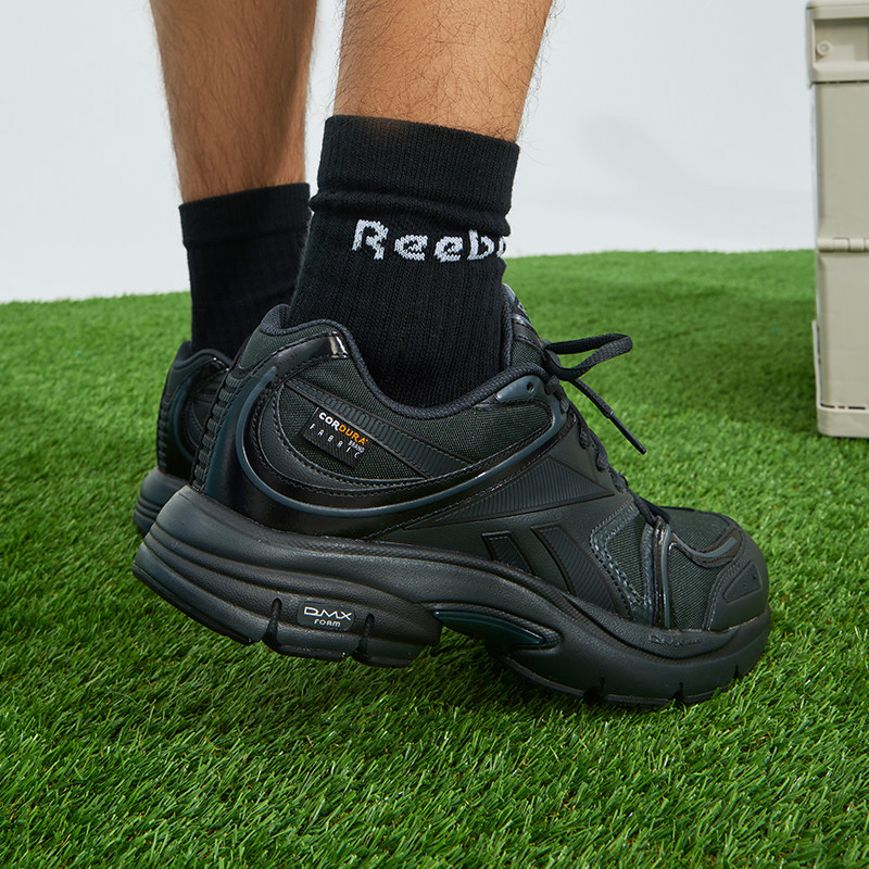  reebok板鞋/休闲鞋