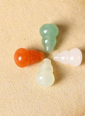 厂家小散珠玉石饰品配饰半成品小葫芦吊坠摆件人物圣诞节中式