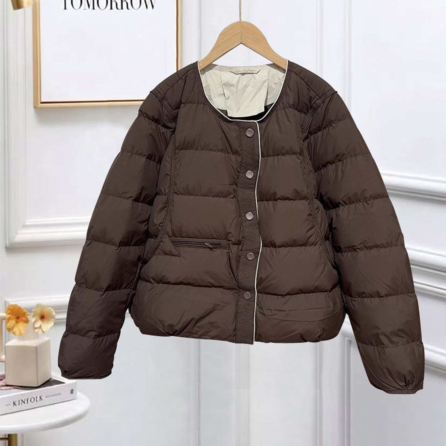 2025年新款圆领轻薄羽绒服女短款冬季小个子90白鸭绒时尚宽松外套