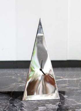 抽象艺时术三角形座钟摆件样房售楼处书房卧室桌板面钟尚EQQ装时