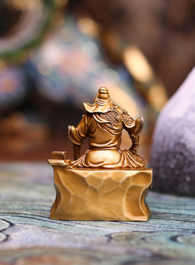 黄铜坐关公摆件招财吉祥物