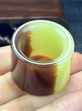 新疆和田玉糖白玉扳指