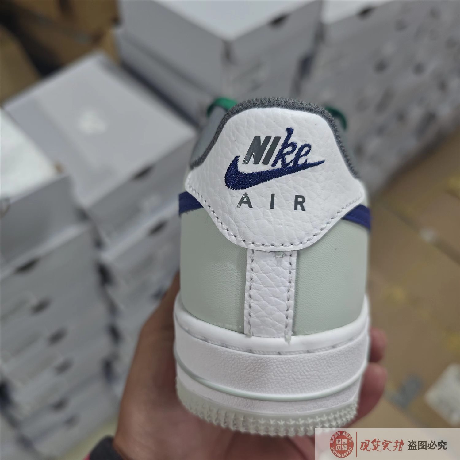 Nike/耐克 女子空军AF1经典耐磨轻便透气休闲运动板鞋 FB9035-001 - 图2