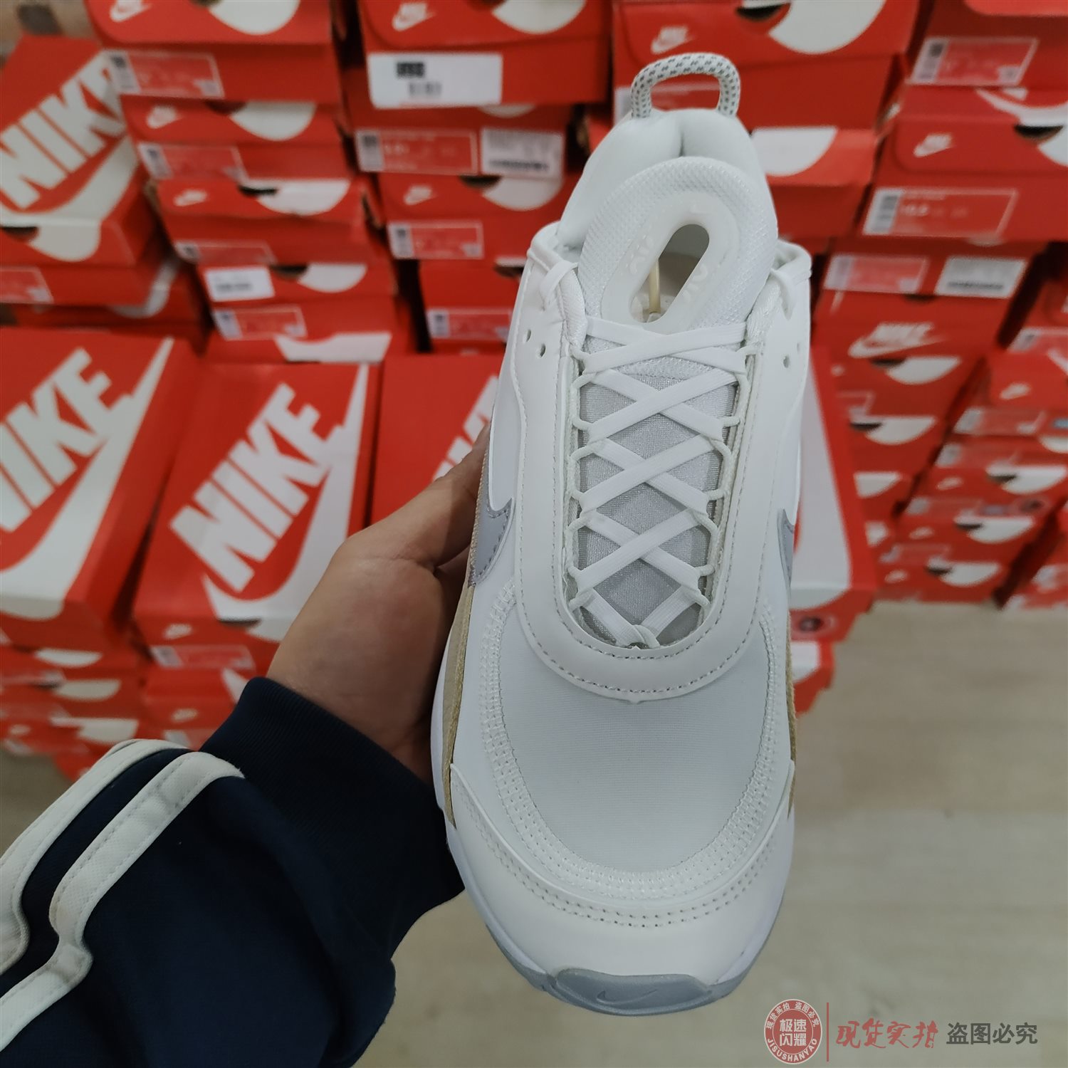 Nike耐克女鞋秋季AIR MAX 2090缓震透气运动跑步鞋DA8702-100 - 图0