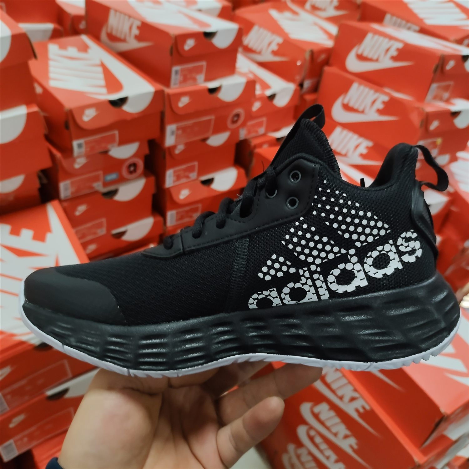 Adidas/阿迪达斯正品新款儿童篮球透气运动鞋 H01558 - 图1