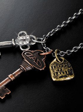 日本锁扣男士项链吊坠情人节礼物