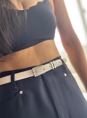 白色鳄鱼纹双面牛皮女腰带合金扣