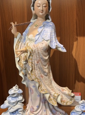 精品老相开脸站云观音菩萨景德镇手工陶瓷器粉彩雕塑摆件高70厘米