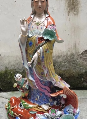 粉彩站熬鱼观世音菩萨像童子拜南海观音佛像站像陶瓷雕塑工艺摆件