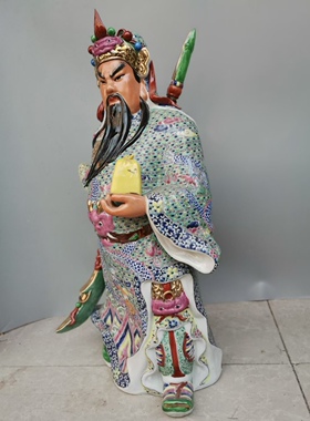 景德镇粉彩陶瓷器关羽单刀手拿官印关公人物红脸关二爷武财神摆件
