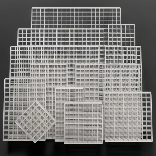 铁艺网格照片墙装饰挂墙置物架幼儿园网格片公仔收纳铁架子娃娃墙