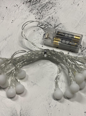 led电池满天星挂灯布置照片墙