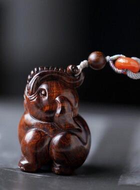 海黄吉象手把件实木手工雕刻把件车挂后视镜吊坠随身盘玩挂饰