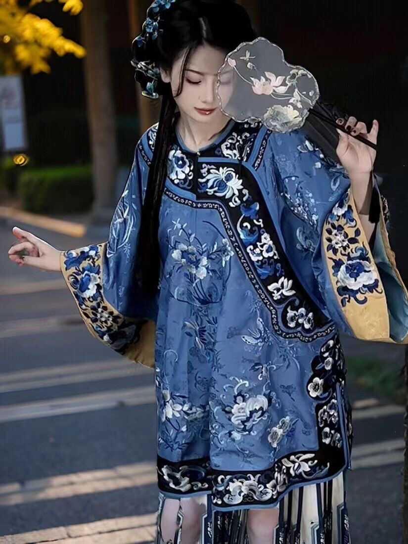 现货格格旗装清朝服装晚清汉服女青花瓷印花上衣马面裙套装新款夏 - 图2