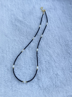 天然黑尖晶贝母项链女款轻奢小众设计感锁骨链颈链配饰黑尖晶项链