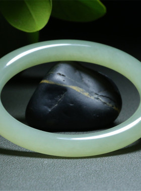 玉雕湾圆形手镯和田玉