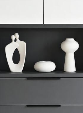 家居展厅现代简约装饰柜装饰品摆件组合白色陶瓷客厅创意装饰摆件