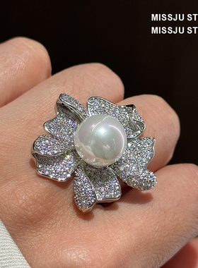 琚小姐立体花瓣花朵珍珠戒指