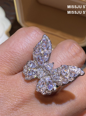 琚小姐蝴蝶镶钻戒指美潮
