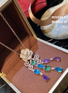 琚小姐彩钻山茶花流苏耳环项链