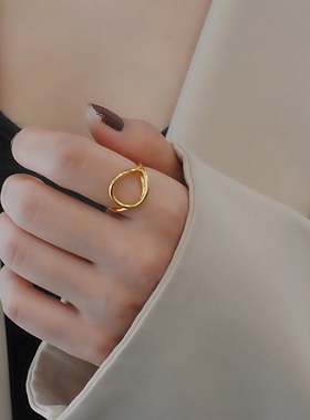 精致时髦金缠绕戒指女ins18k金