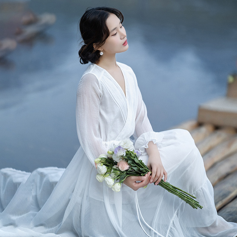 6折【虚白】复古蕾丝花边裙收腰白色连衣裙女春季V领轻薄仙气裙,淘宝优惠券,粉丝福利购,淘宝优惠卷