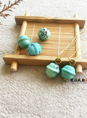 可爱萌宠蓝松石料雕刻小铃铛吊坠锁骨链项链铃儿响叮铛圣诞礼物