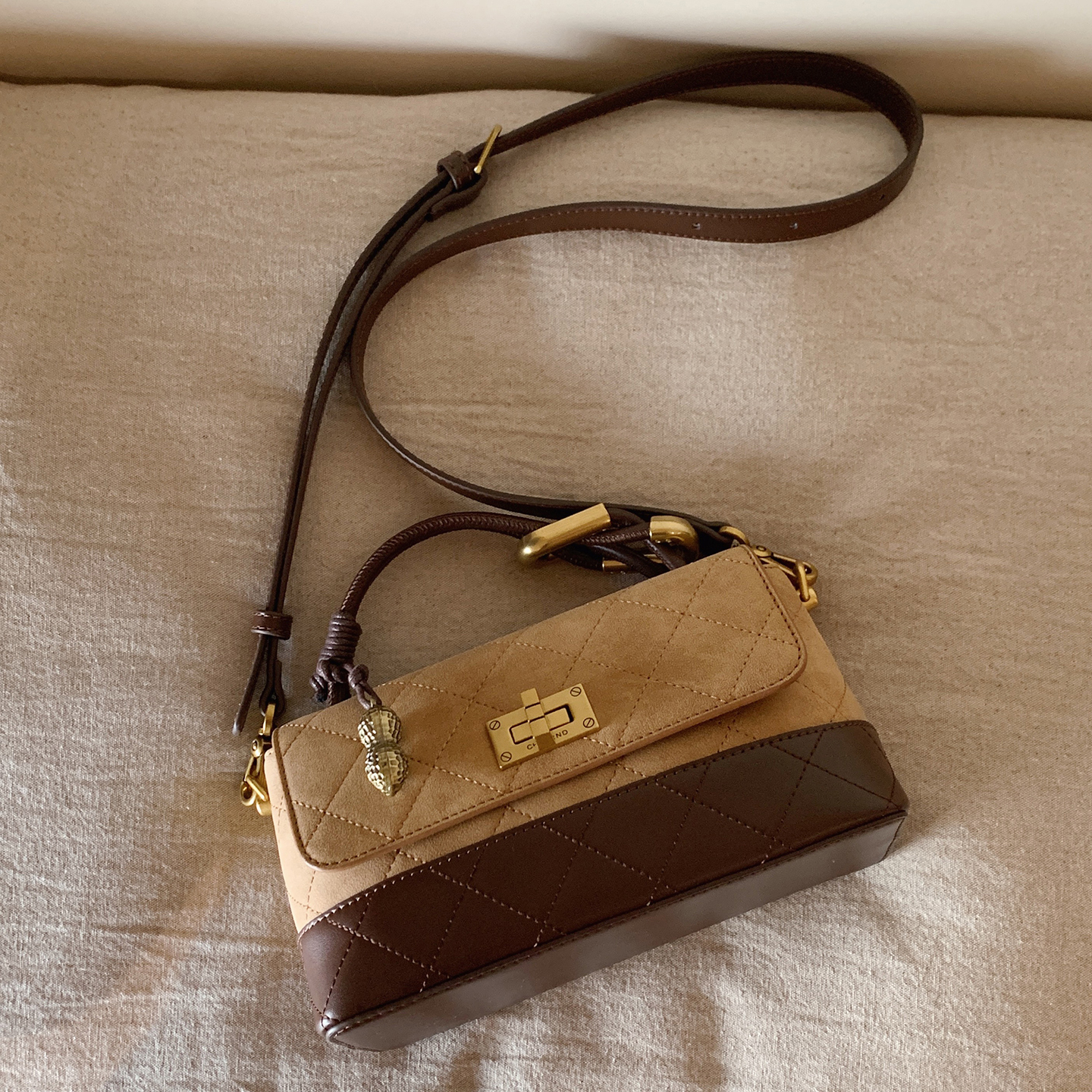 南风Chio2nd 蒙德来信小方包包女款秋冬复古拼色手提包单肩斜挎包 - 图2