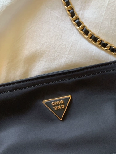 Nanfeng Chio2nd Black Gold Night Car маленькая квадратная сумка женская женщина 2025 Новая весна и летняя супер-горячая цепь одноруба