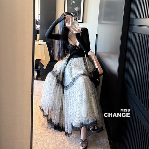 MISS CHANGE【韩女氛围】15米耗料高密网纱植绒点木耳蓬蓬半身裙 - 图0