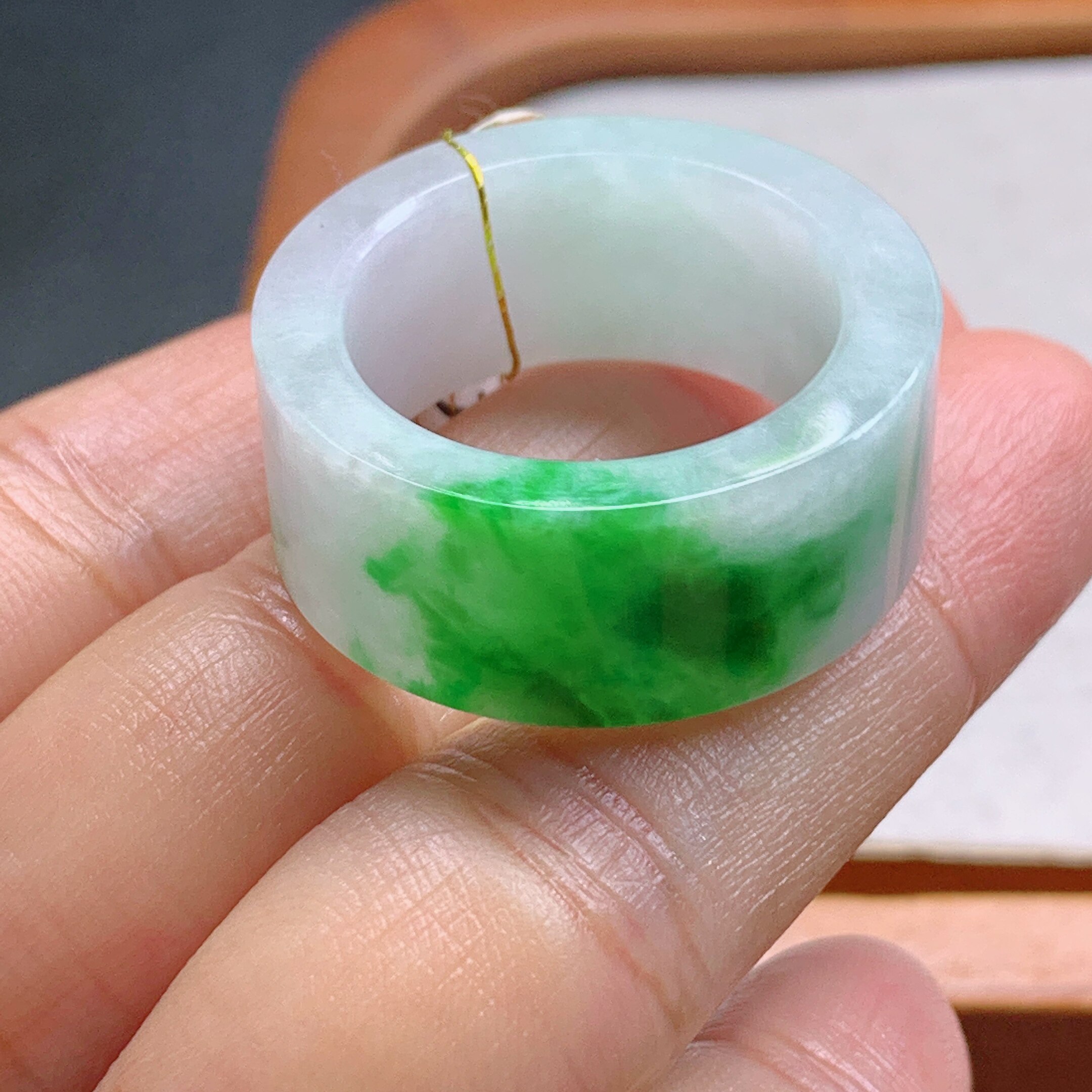 No. 27 Myanmar natural A-grade jadeite T1259 inner diameter 21.6-11.6-4.2mm spicy green ring finger