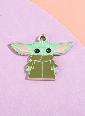 卡通星球大战配饰挂件曼达洛人小吊坠滴油款合金配件diy手链服饰