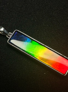 天然加拿大斑彩石七彩长条吊坠 水晶面覆膜