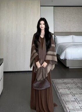 2025新款复古风披风美拉德外搭斗篷撞色拼色洋气针织保暖披肩开衫