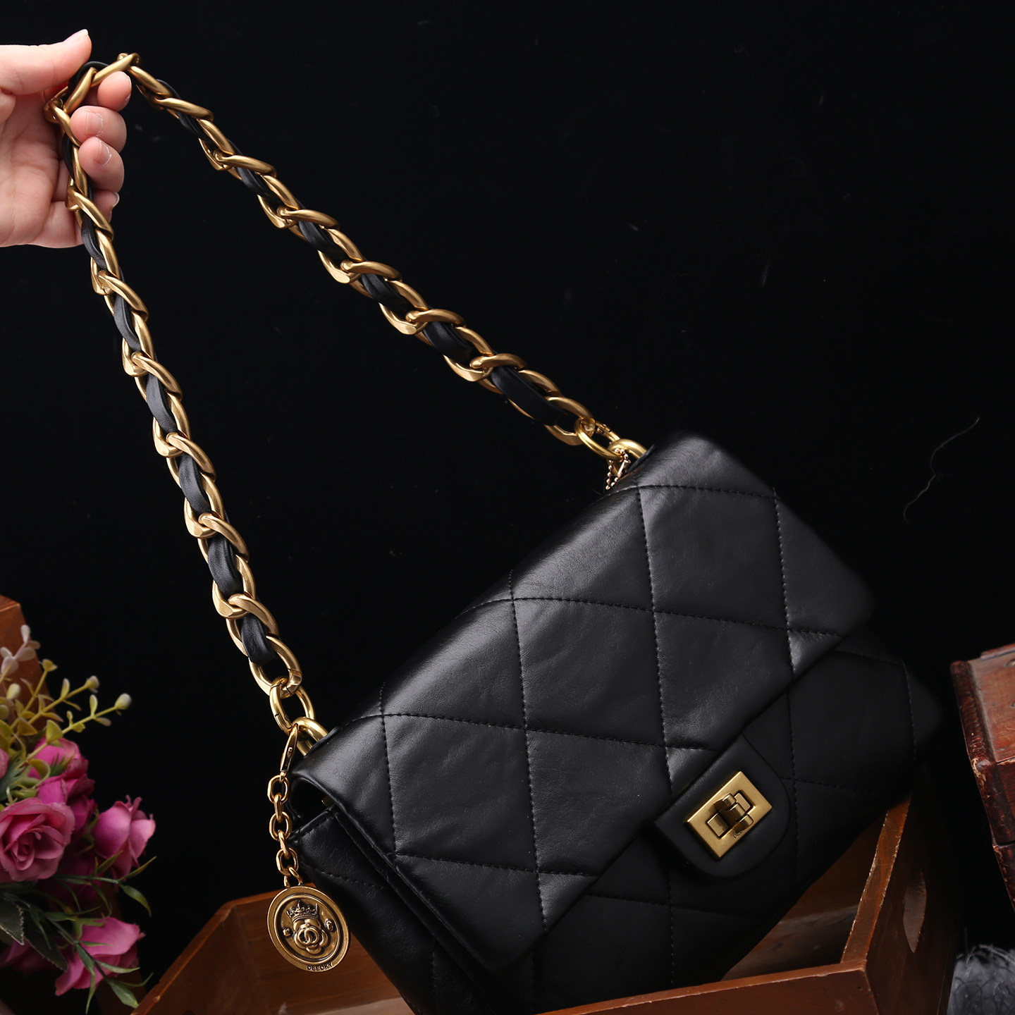 正品女包2025新款羊皮菱格链条小方包女黑色真皮斜挎包高级锁扣包,淘宝优惠券,粉丝福利购,淘宝优惠卷